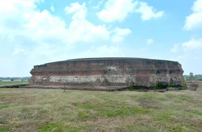 Ancient mound comprised in Survey Plot Nos. 571, 571/965, 2215 and 2216. — photograph 1
