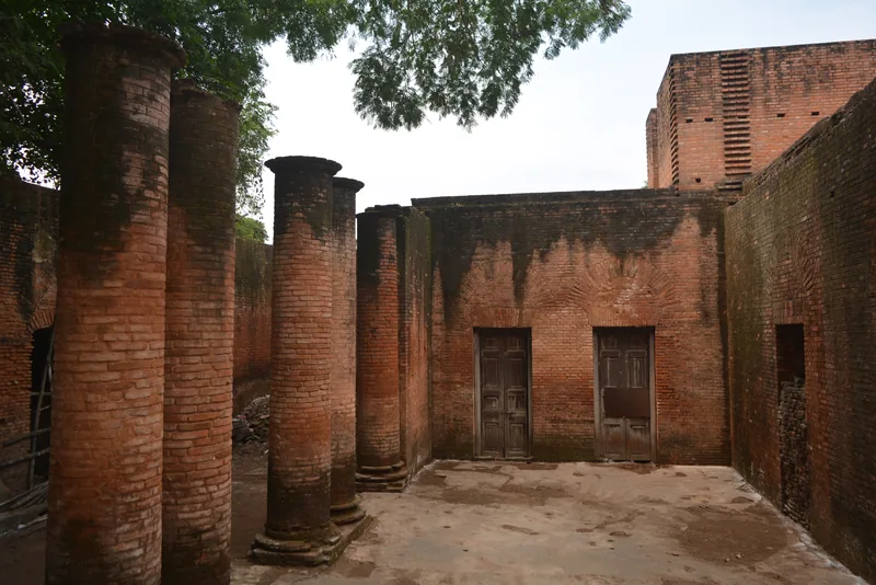 Clive’s House known as Barakothi — photograph 1