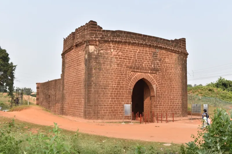 Gate of Old Fort — photograph 4