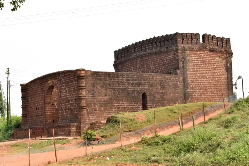 Gate of Old Fort — photograph 2