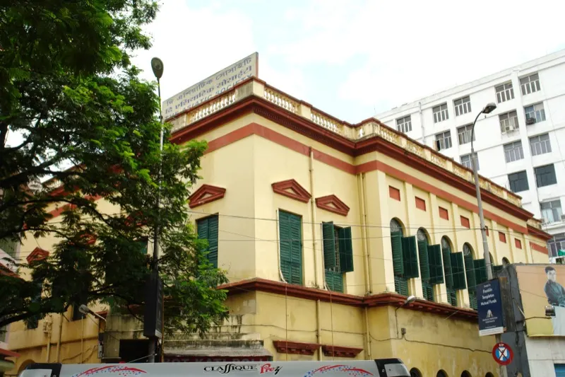 Old Building of the Asiatic Society — photograph 5