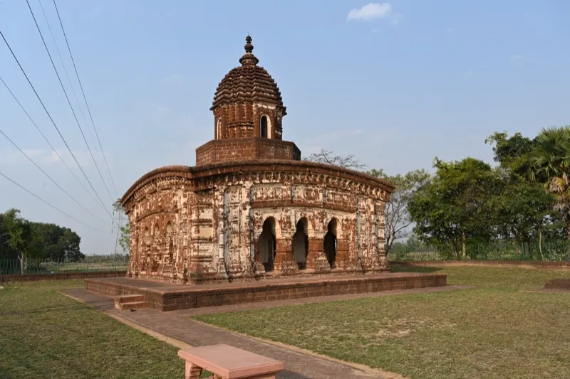 Patpur Temple — photograph 2