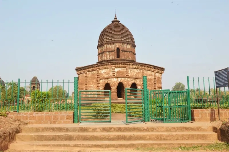 Radhagobinda Temple — photograph 3