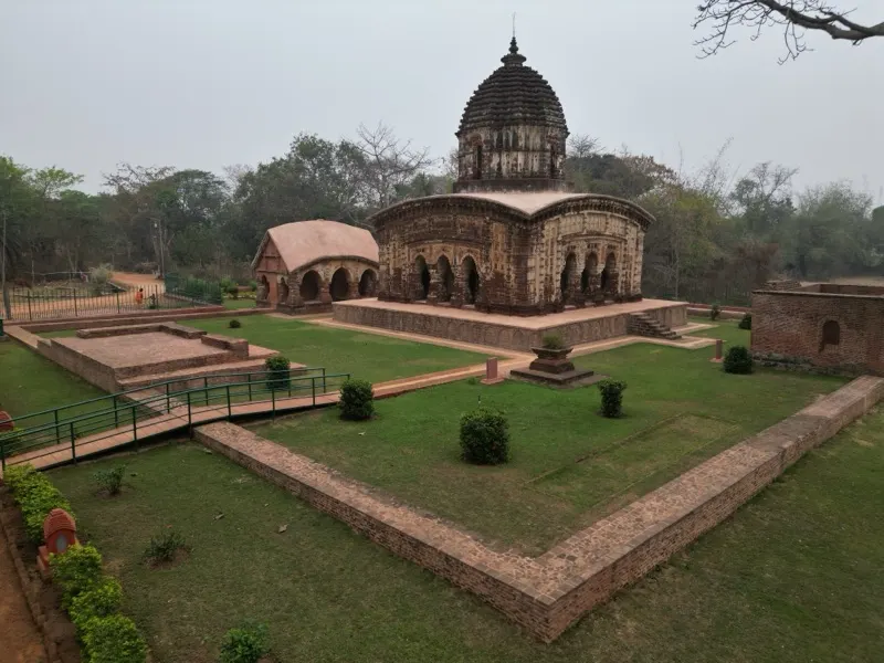 Radhamadhab Temple — photograph 2