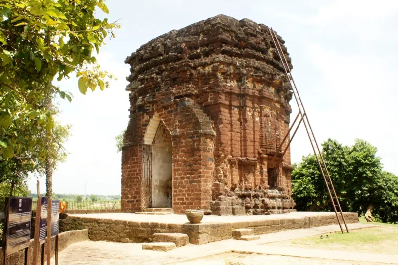 Sareswar Temple — photograph 2