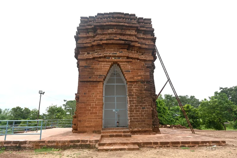 Sareswar Temple — photograph 1