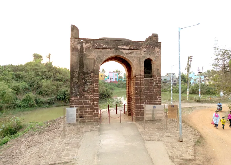 Small Gateway of Fort — photograph 4