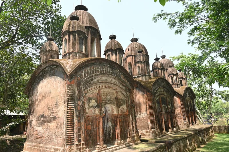 Temples of Bandyopadhyay family — photograph 3
