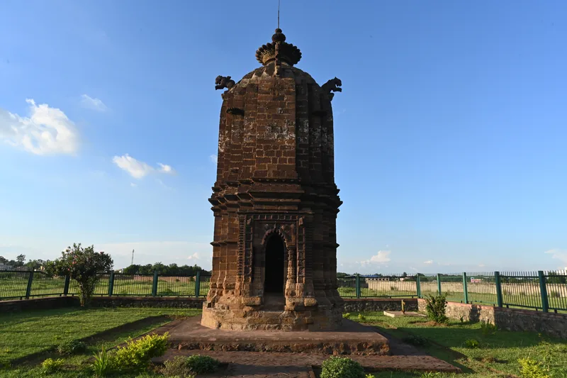 The temple of Radha Damodar Jew — photograph 4