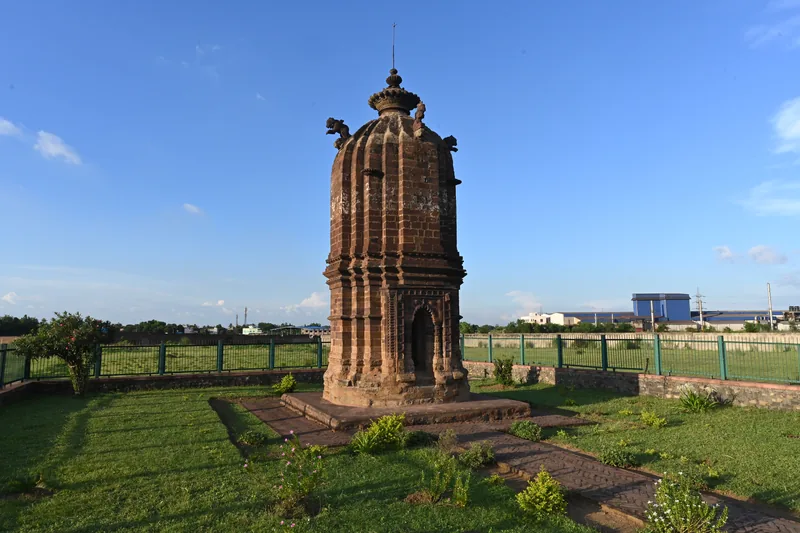 The temple of Radha Damodar Jew — photograph 3
