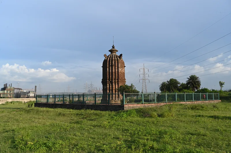 The temple of Radha Damodar Jew — photograph 2