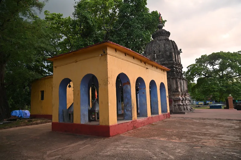 The temple of Ratneswar — photograph 4